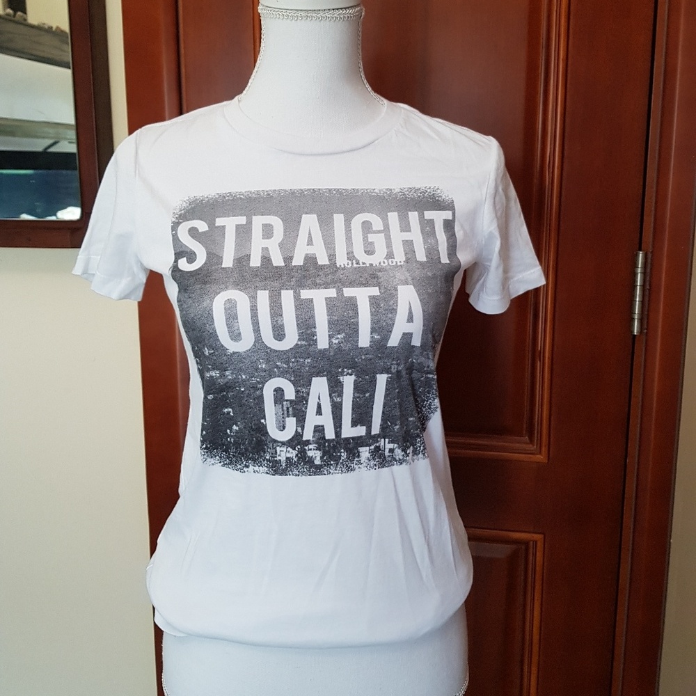 NWT Cali good life Tshirt in Small